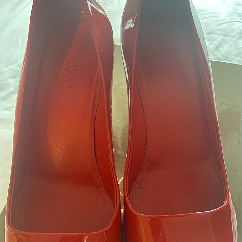 Authentic Gucci Heels - Picture 4 of 11